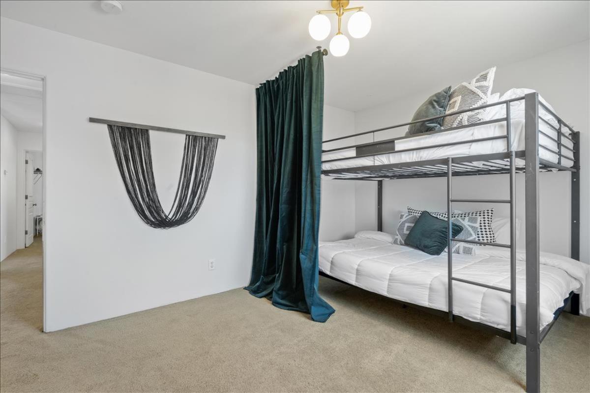 5 Bedroom 4 Bath Boutique Home Premium Location + Heated Pool Option 글렌데일 외부 사진